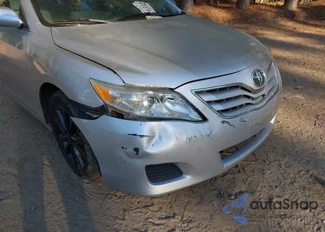 2010 Toyota Camry Le z USA, uszkodzony, nr VIN 4T1BF3EK1AU055873